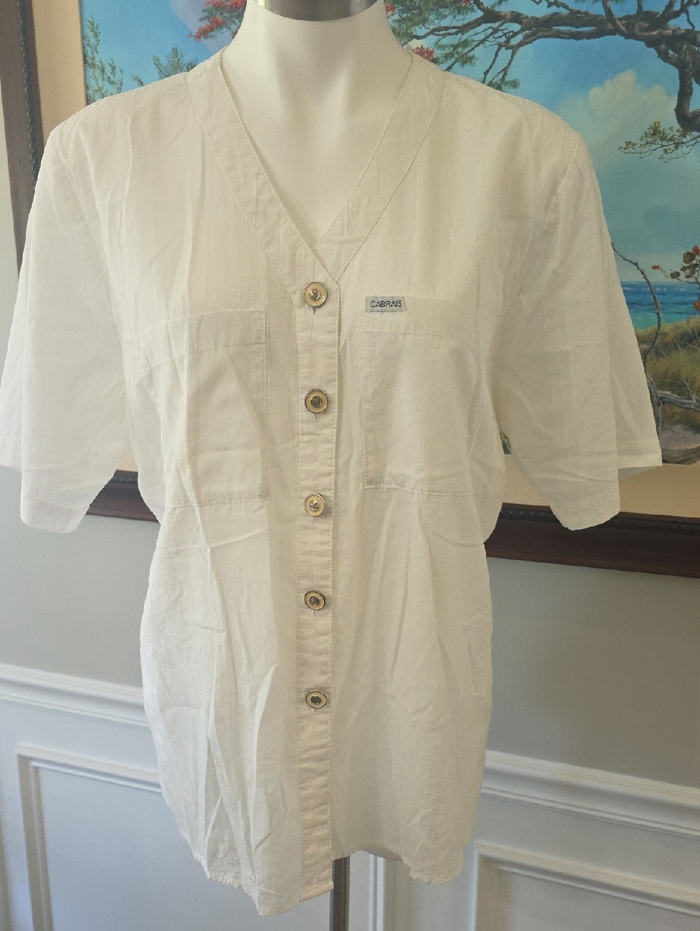 Cabrais White Button-Down V-Neck Short Sleeve Shirt